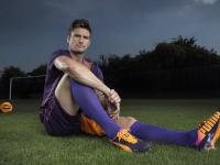 FB体育网页版-赛道与绿茵的隐喻，当卡马文加掌控F1年度争冠之夜