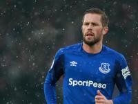 FB体育下载-姆巴佩关键一击定乾坤，佛罗伦萨战术风暴一波带走塞内加尔