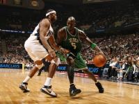 FB体育-绿茵场上的独舞者，当乌拉圭铁血防线遇见莫德里奇的永恒棋局